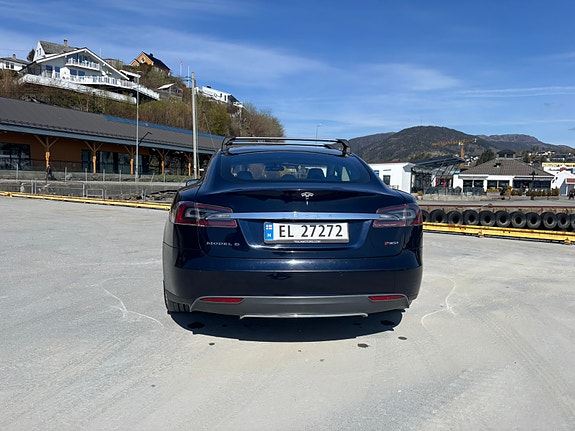 Tesla Model S 7 of 16