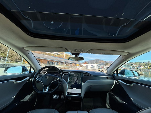 Tesla Model S 12 of 16