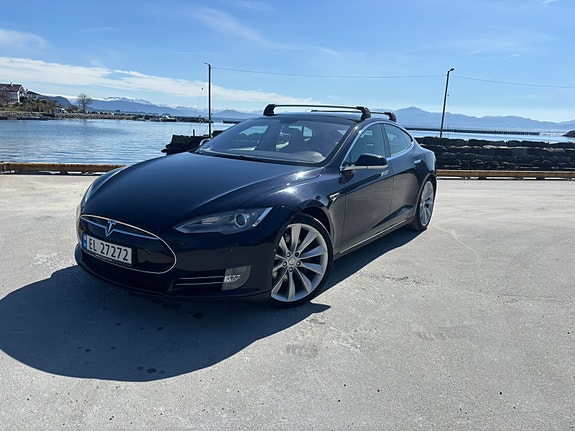 Tesla Model S 2 of 16