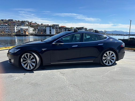 Tesla Model S 4 of 16