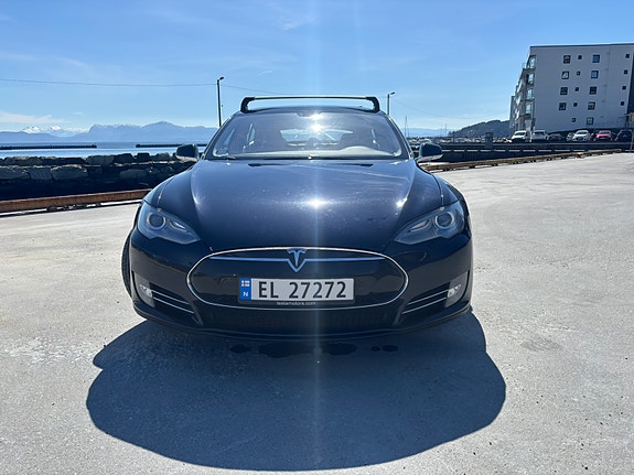 Tesla Model S 15 of 16