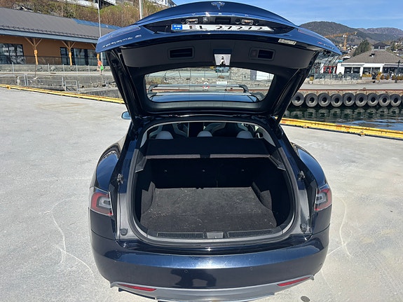 Tesla Model S 8 of 16