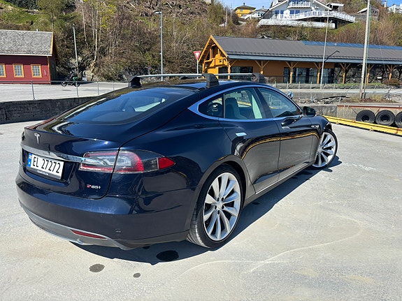 Tesla Model S 16 of 16