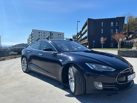 Tesla Model S 14 of 16