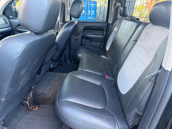 Dodge RAM 2500 8 of 23