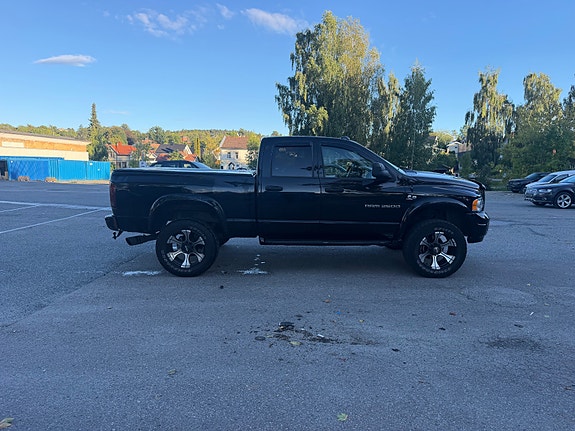 Dodge RAM 2500 5 of 23
