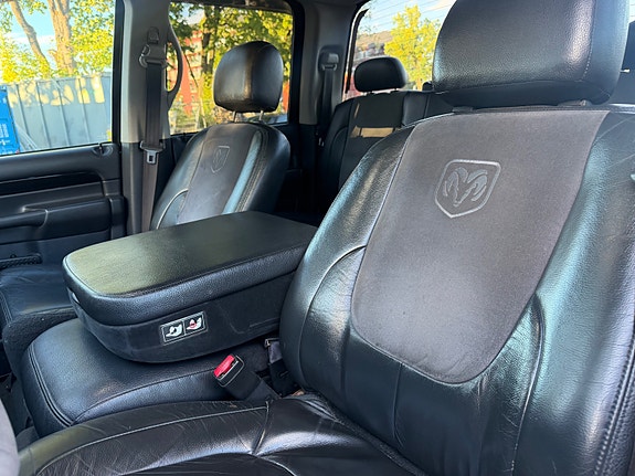 Dodge RAM 2500 14 of 23