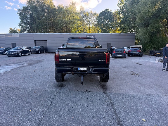 Dodge RAM 2500 4 of 23