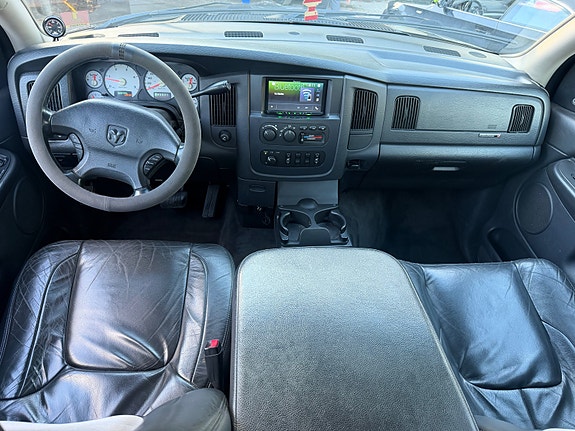 Dodge RAM 2500 9 of 23