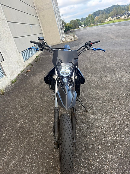 Yamaha WR 125 R 6 of 13