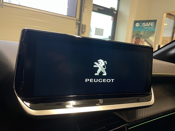 Peugeot e-208 30 of 30