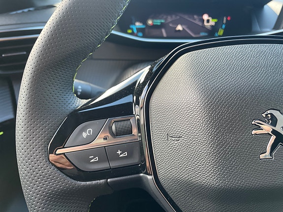 Peugeot e-208 23 of 30