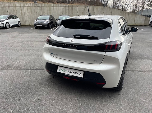 Peugeot e-208 7 of 30
