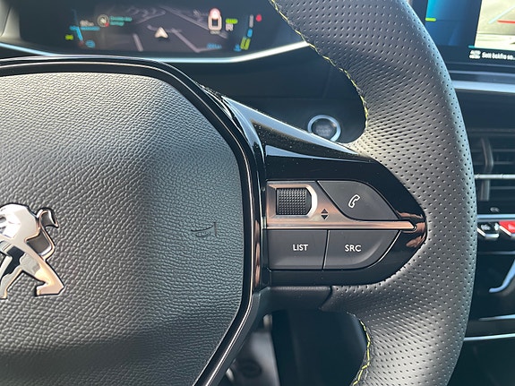Peugeot e-208 24 of 30