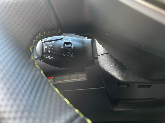 Peugeot e-208 22 of 30