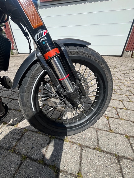 Husqvarna Svartpilen 125 9 of 25