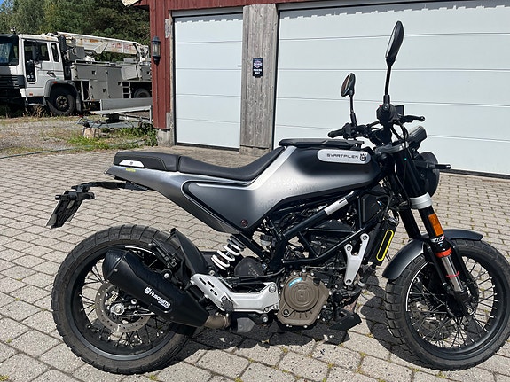 Husqvarna Svartpilen 125 17 of 25