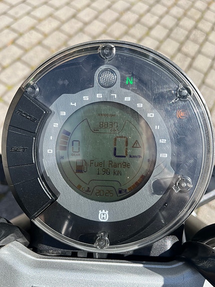 Husqvarna Svartpilen 125 25 of 25