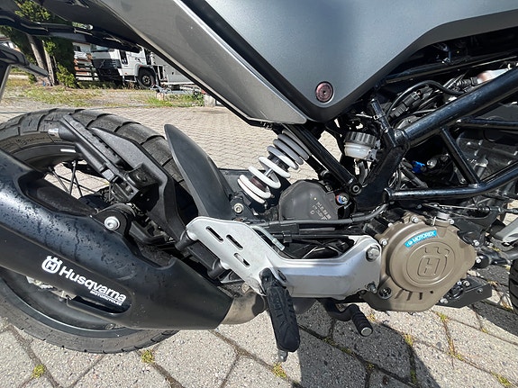 Husqvarna Svartpilen 125 14 of 25