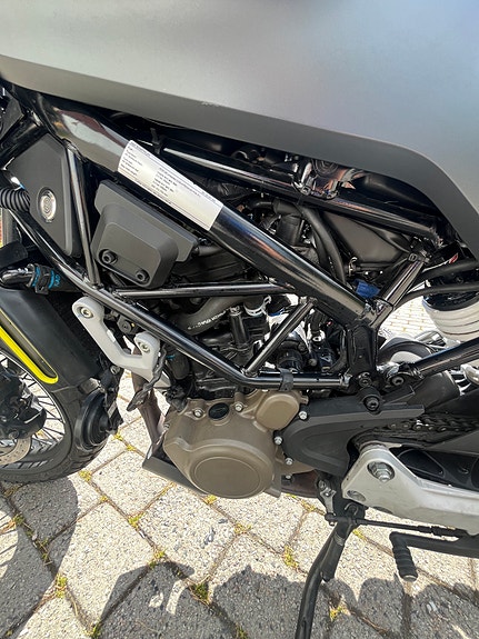 Husqvarna Svartpilen 125 6 of 25