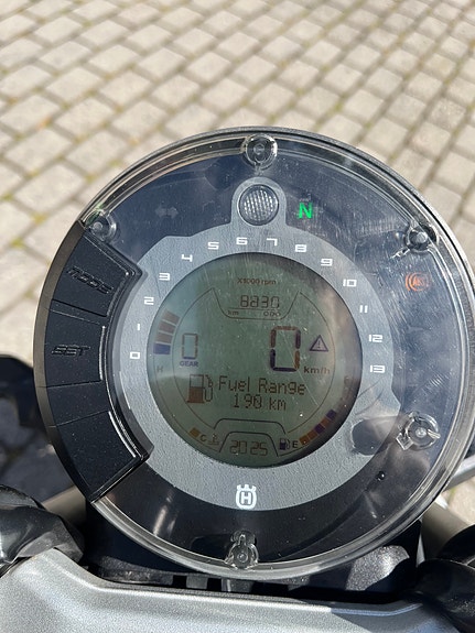 Husqvarna Svartpilen 125 23 of 25
