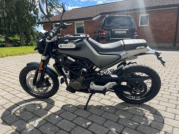 Husqvarna Svartpilen 125 15 of 25