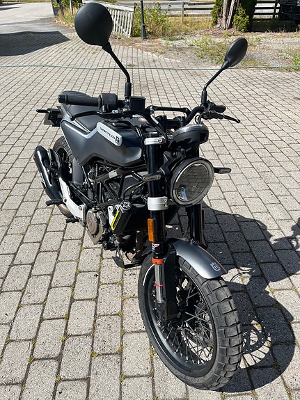 Husqvarna Svartpilen 125 22 of 25