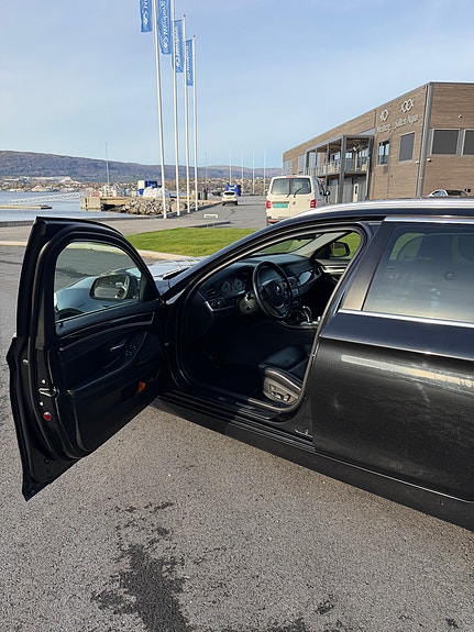 BMW 525d 27 of 30