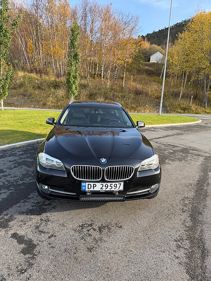 BMW 525d 2 of 30