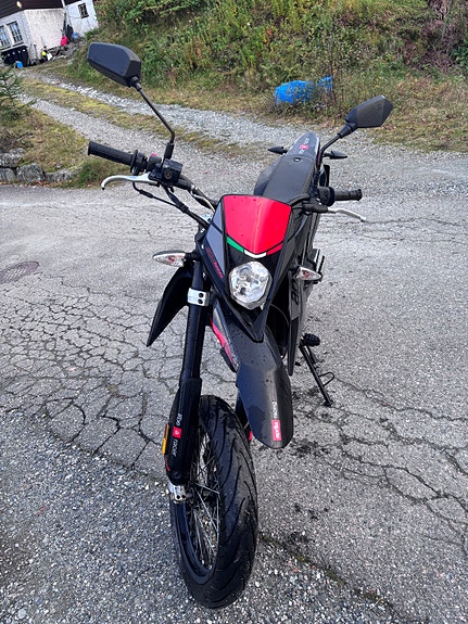 Aprilia SX 125 Super Motard 9 of 9