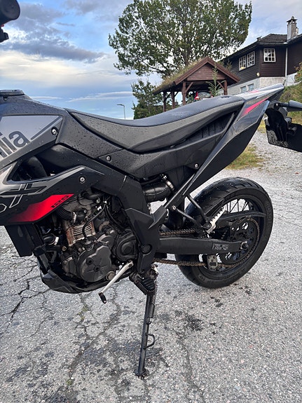 Aprilia SX 125 Super Motard 7 of 9