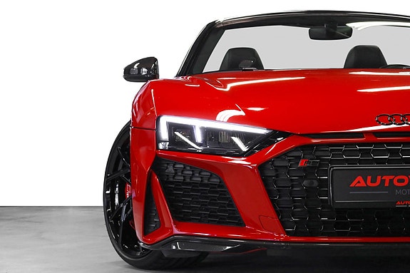 Audi R8 4 of 30