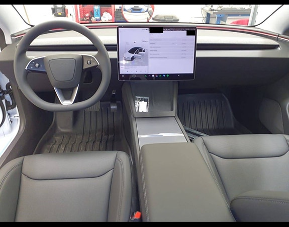 Tesla Model 3 9 of 12