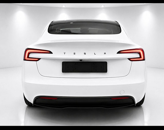 Tesla Model 3 5 of 12