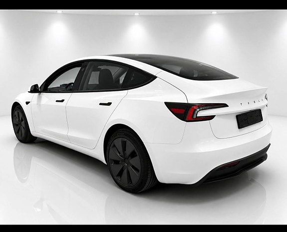 Tesla Model 3 6 of 12