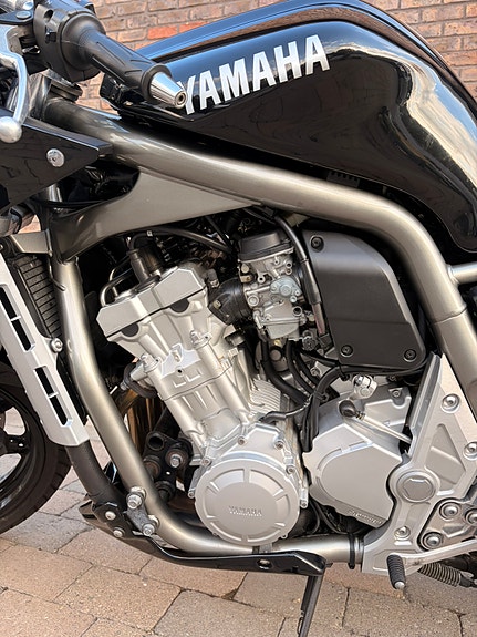 Yamaha FZS 1000 Fazer 10 of 19