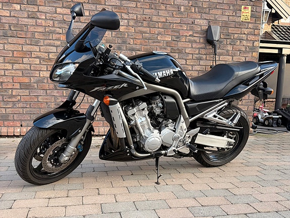 Yamaha FZS 1000 Fazer 9 of 19
