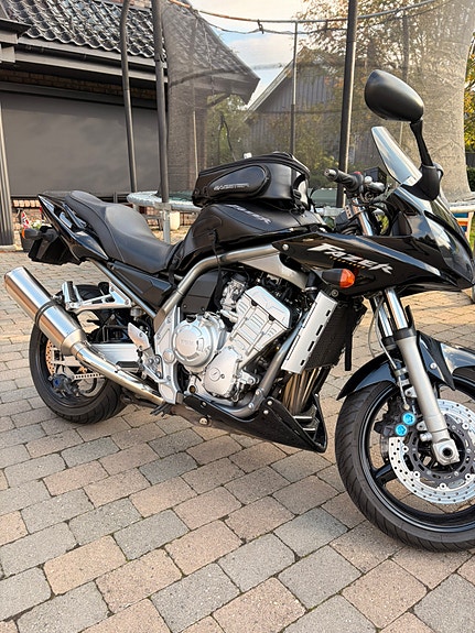 Yamaha FZS 1000 Fazer 16 of 19