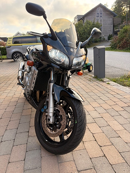Yamaha FZS 1000 Fazer 11 of 19
