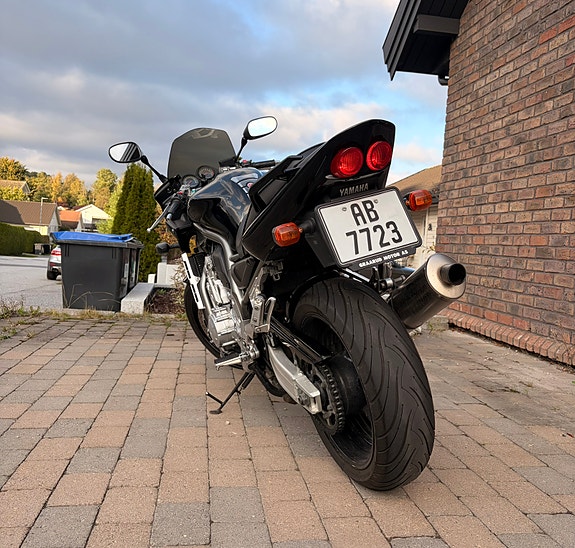 Yamaha FZS 1000 Fazer 4 of 19