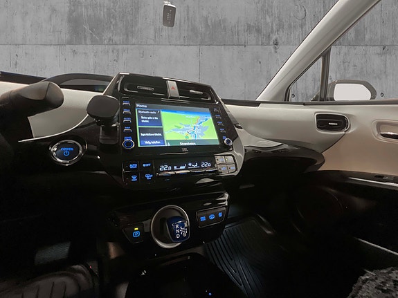 Toyota Prius 17 of 27