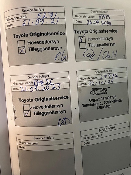 Toyota Prius 25 of 27
