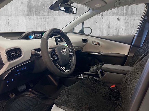 Toyota Prius 20 of 27
