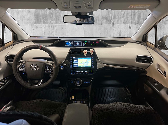 Toyota Prius 12 of 27