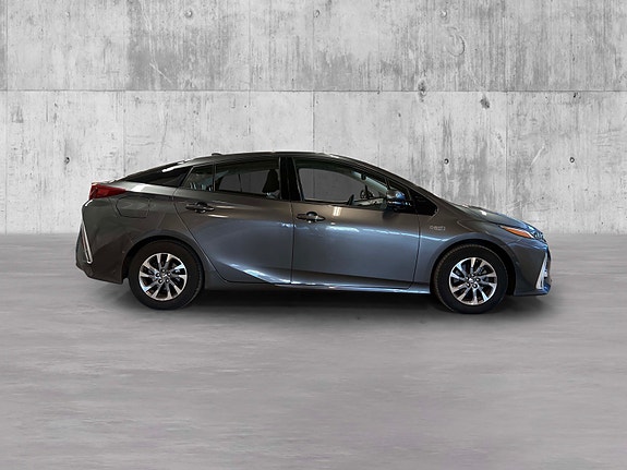 Toyota Prius 5 of 27