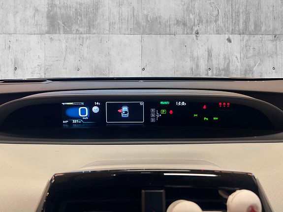 Toyota Prius 16 of 27