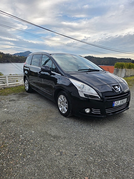 Peugeot 5008 2 of 24
