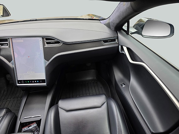 Tesla Model S 15 of 27