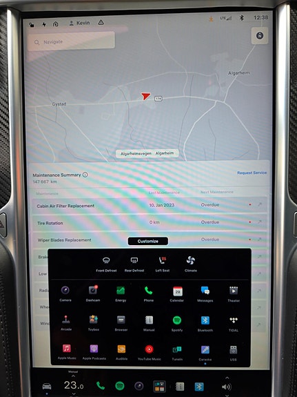 Tesla Model S 23 of 27