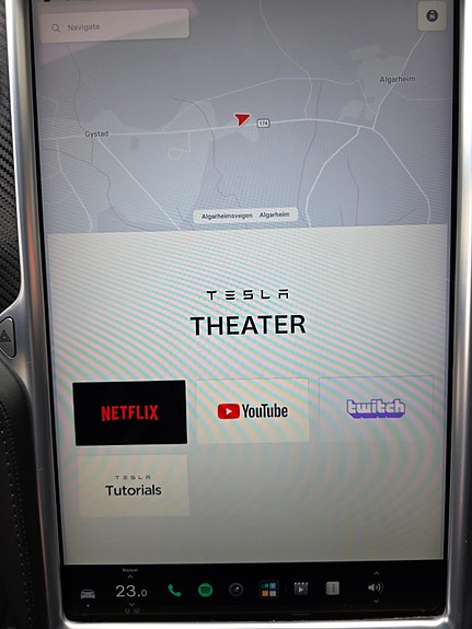 Tesla Model S 24 of 27